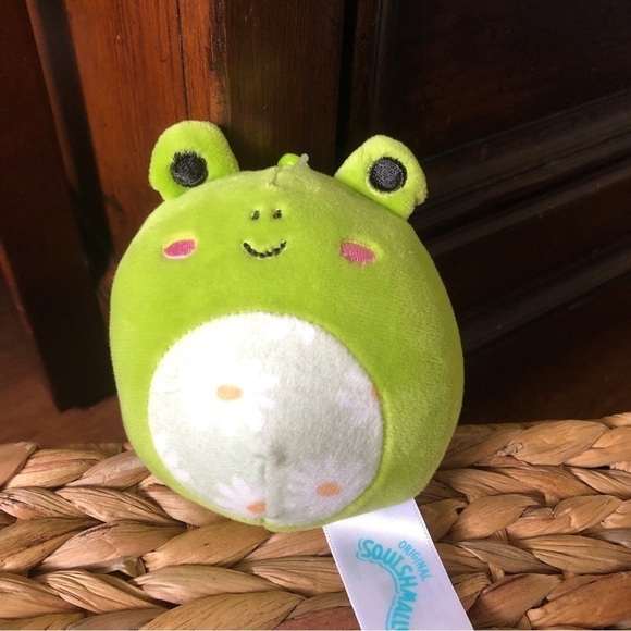 Squishmallows Wendy the Easter frog 3” clip - Picture 1 of 2